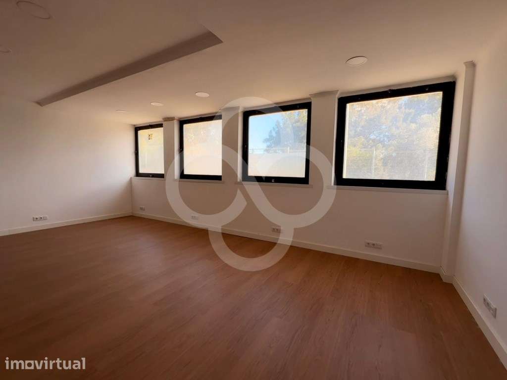 Escritório remodelado com wc e kichenette em edifício de escritório... - Grande imagem: 5/27