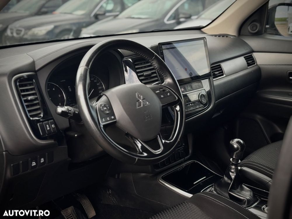 Mitsubishi Outlander 2.2 Litre DI-D AWD Instyle - 8