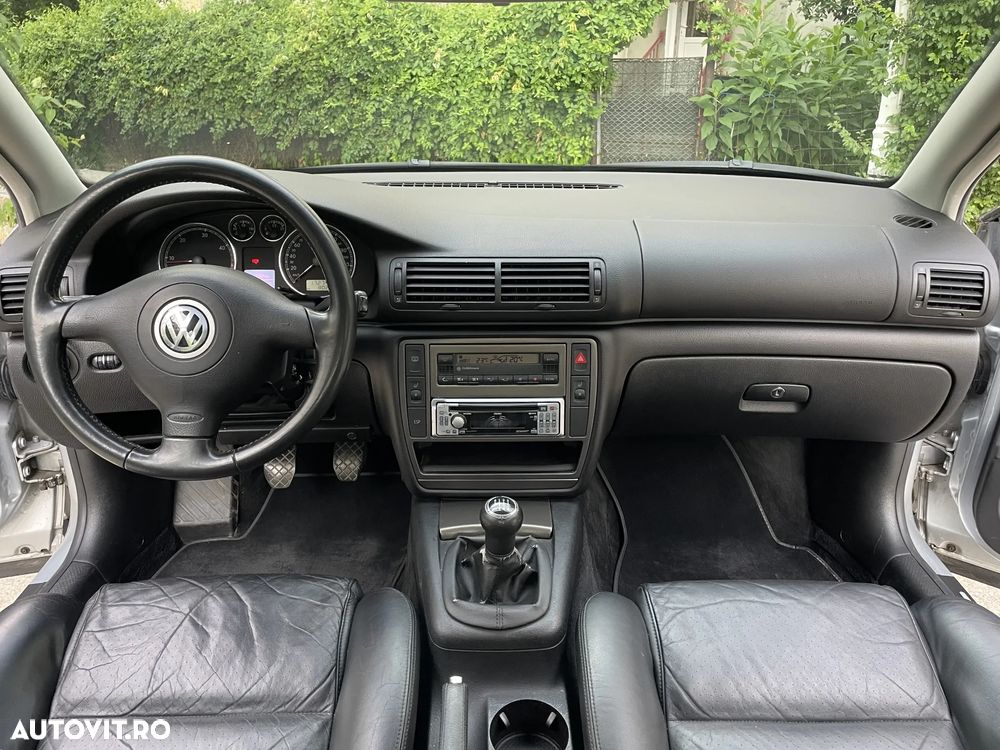 Volkswagen Passat 1.9 TDI Highline - 17