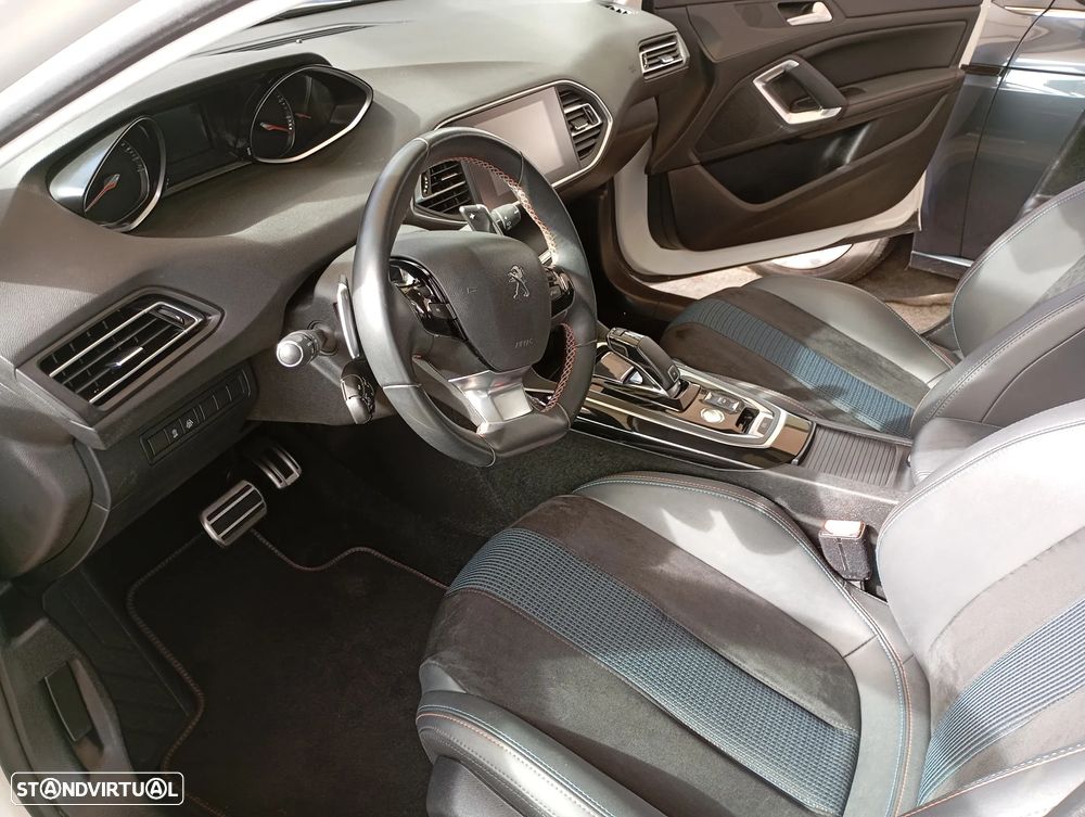 Peugeot 308 1.2 PureTech GT EAT8 - 7