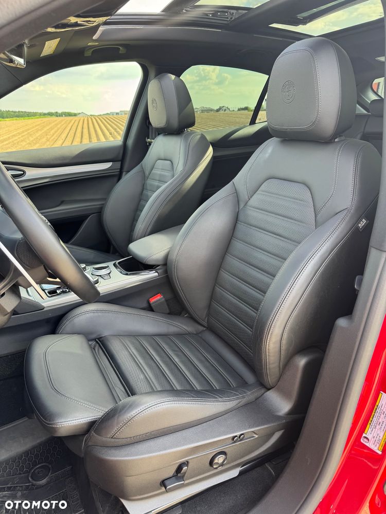 Alfa Romeo Stelvio 2.0 Turbo 16V AT8-Q4 Veloce Ti - 13