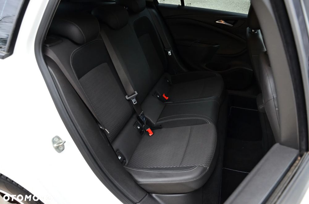 Opel Astra 1.6 D (CDTI) Automatik Dynamic - 34