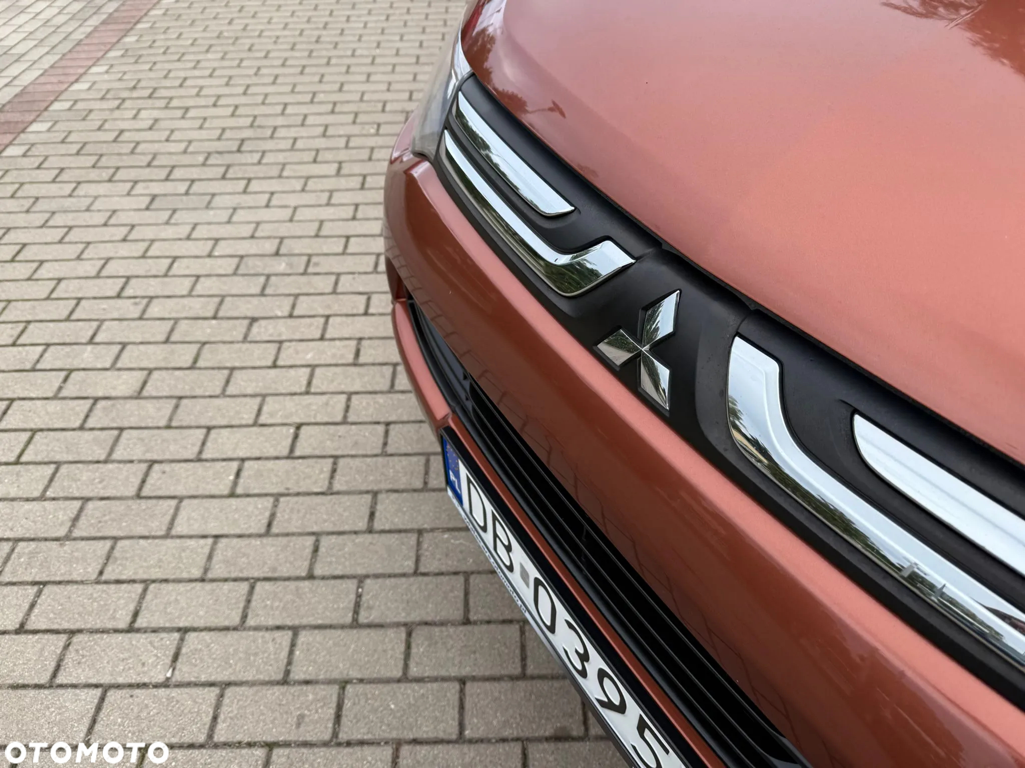 Mitsubishi Outlander 2.0 Invite + 2WD - 32