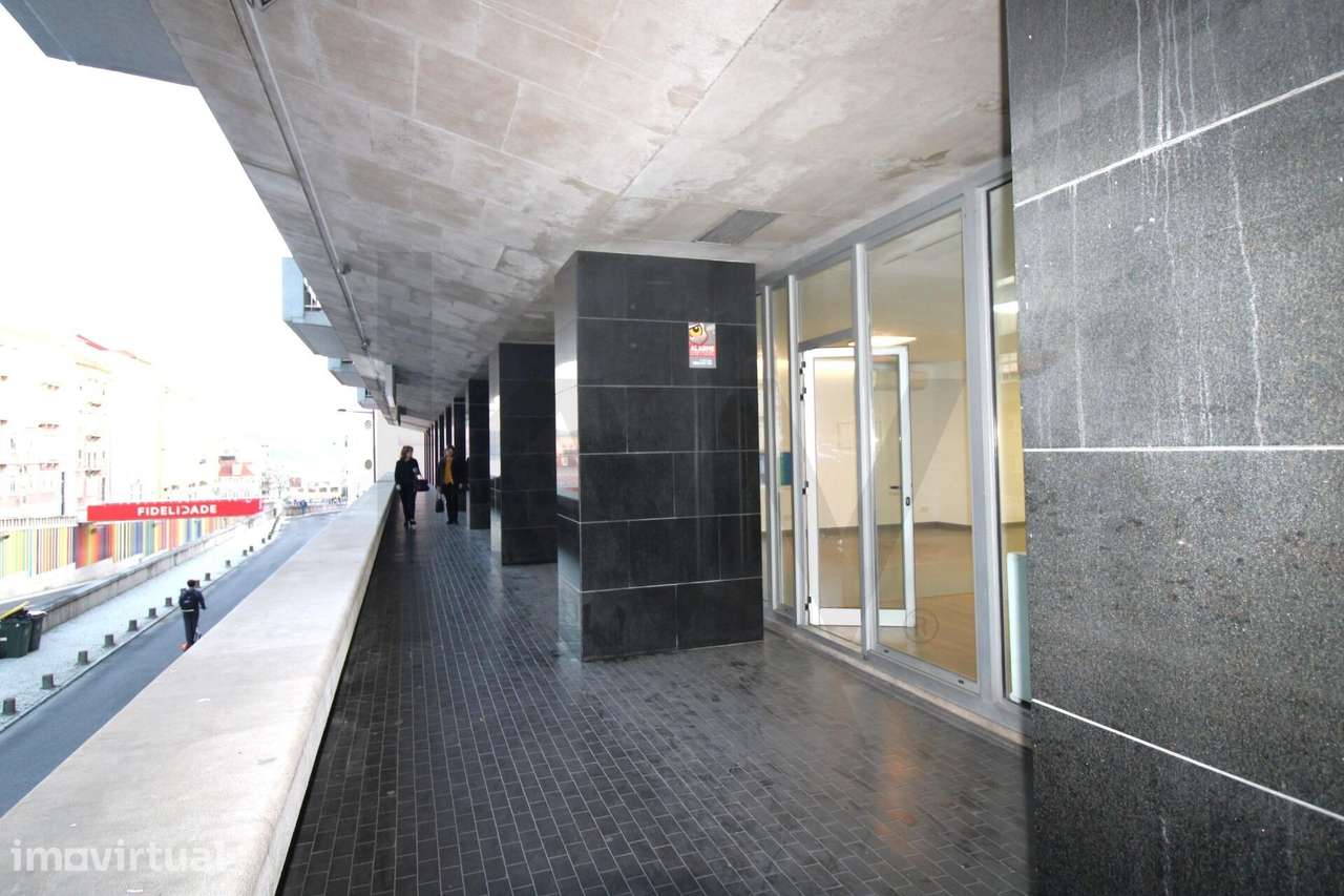 Espaço comercial na Infante Santo - Grande imagem: 3/18