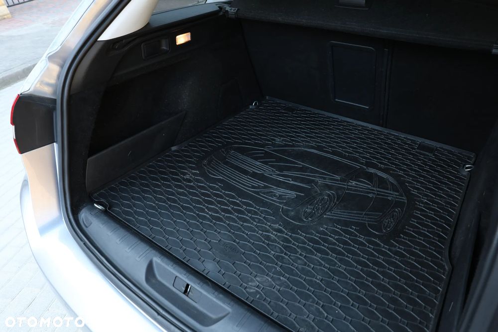 Peugeot 308 1.6 BlueHDi Allure S&S - 27