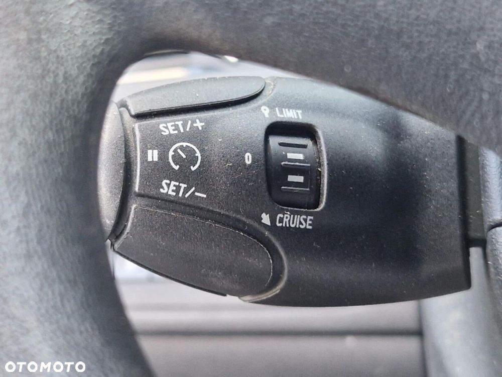 Peugeot 208 1.2 PureTech Active - 21