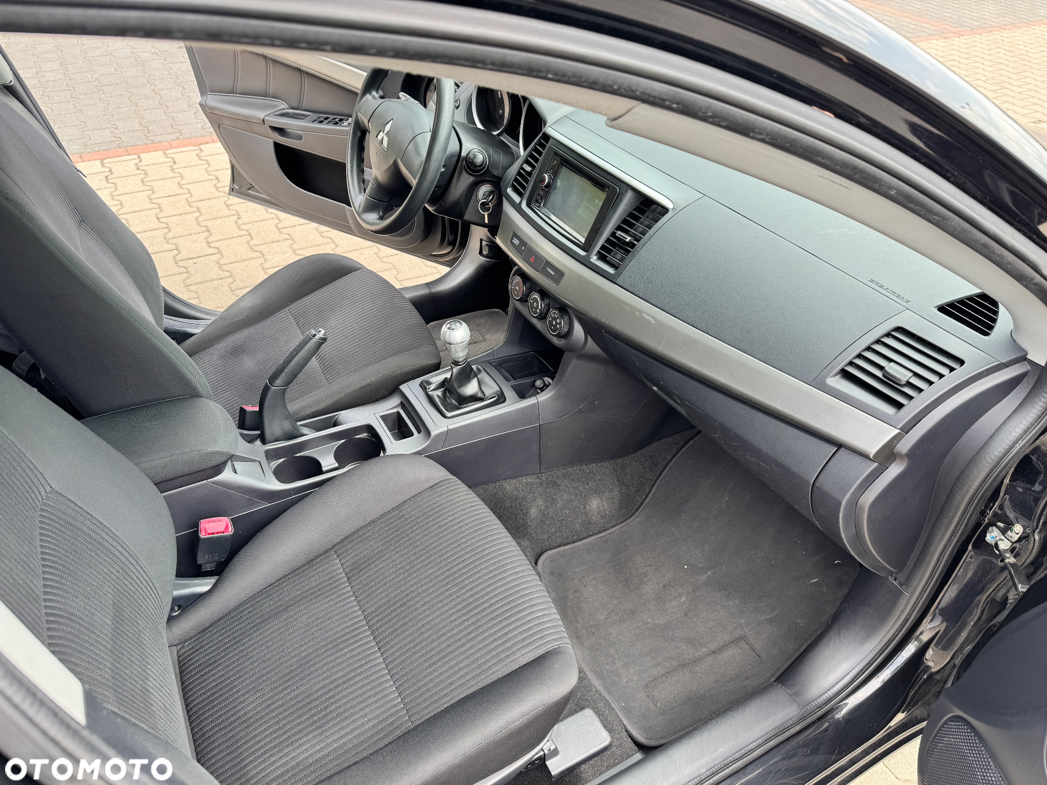 Mitsubishi Lancer 1.6 - 12