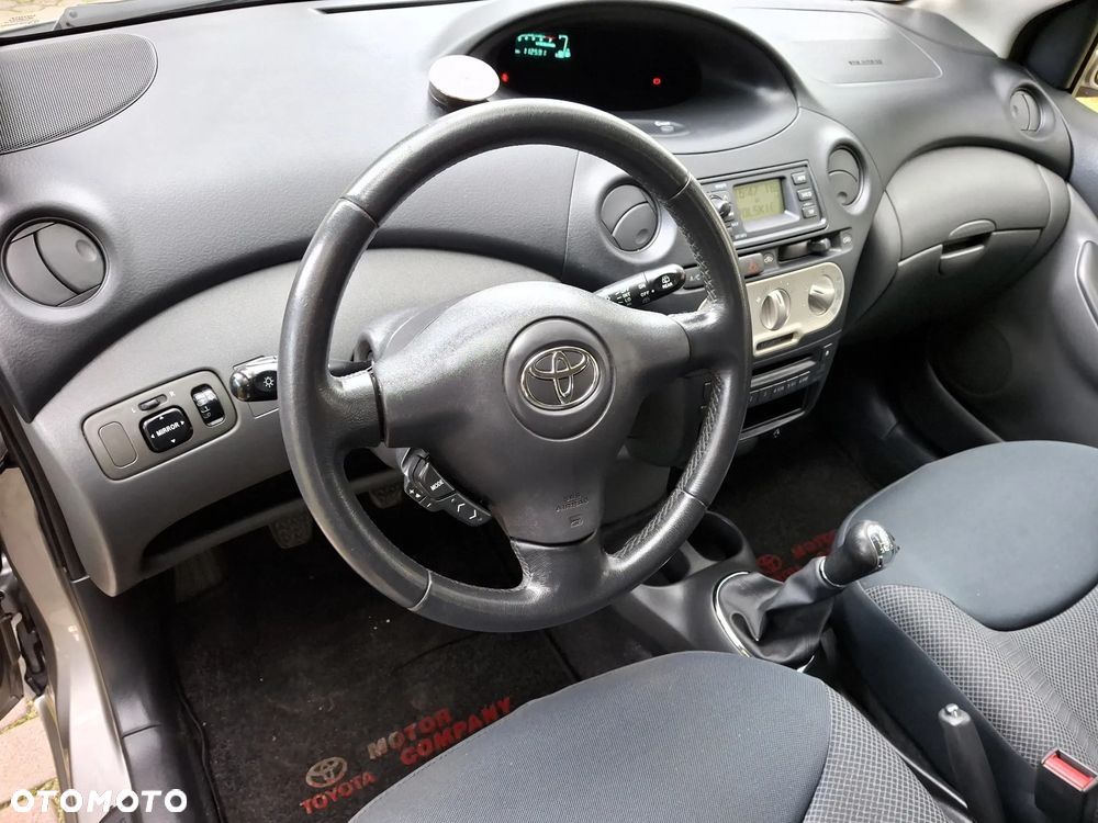 Toyota Yaris 1.3 VVT-i Executive - 15