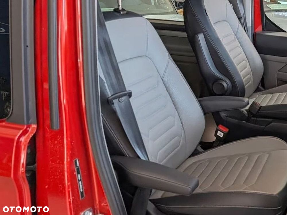Ford Tourneo Custom - 17