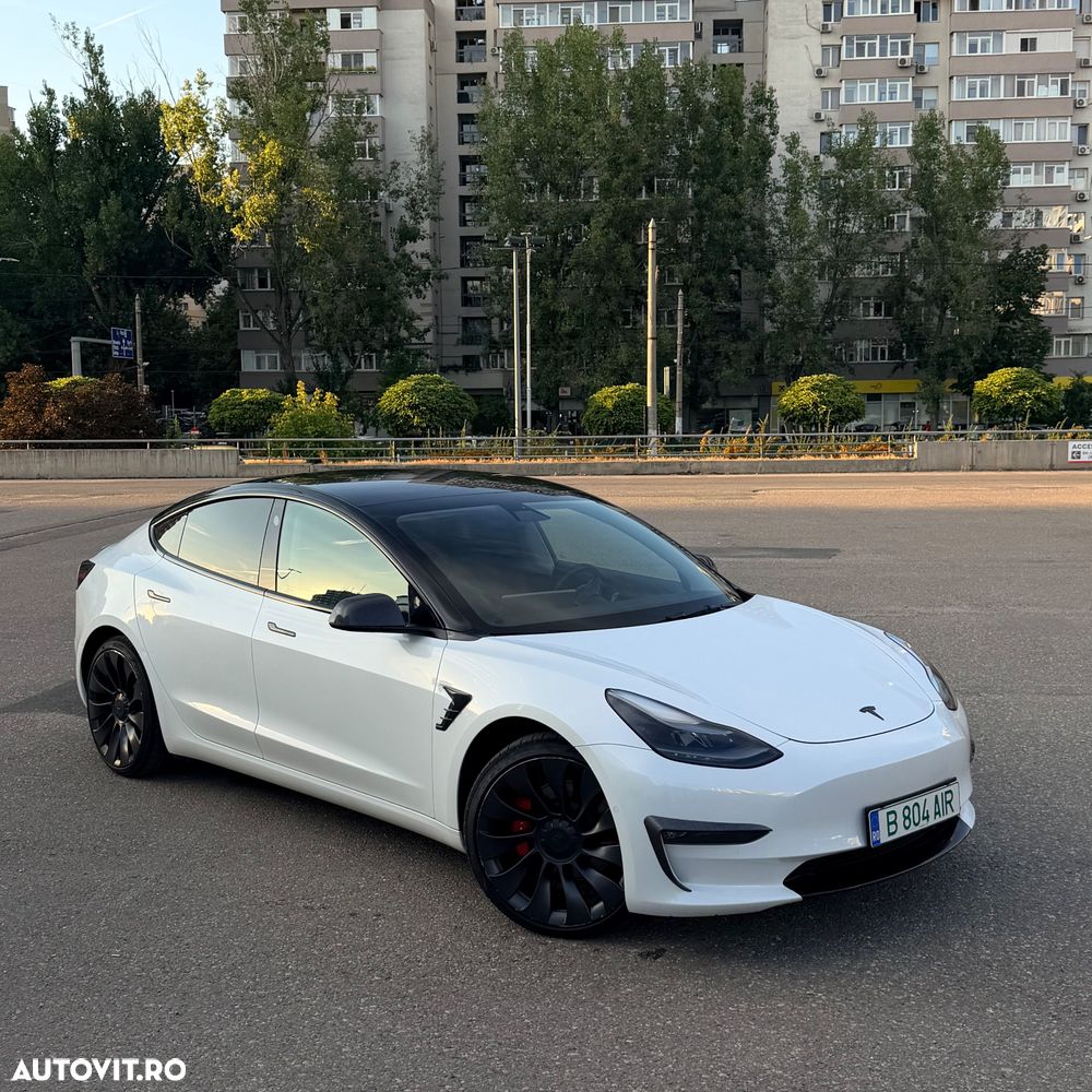 Tesla Model 3 Performance - 2