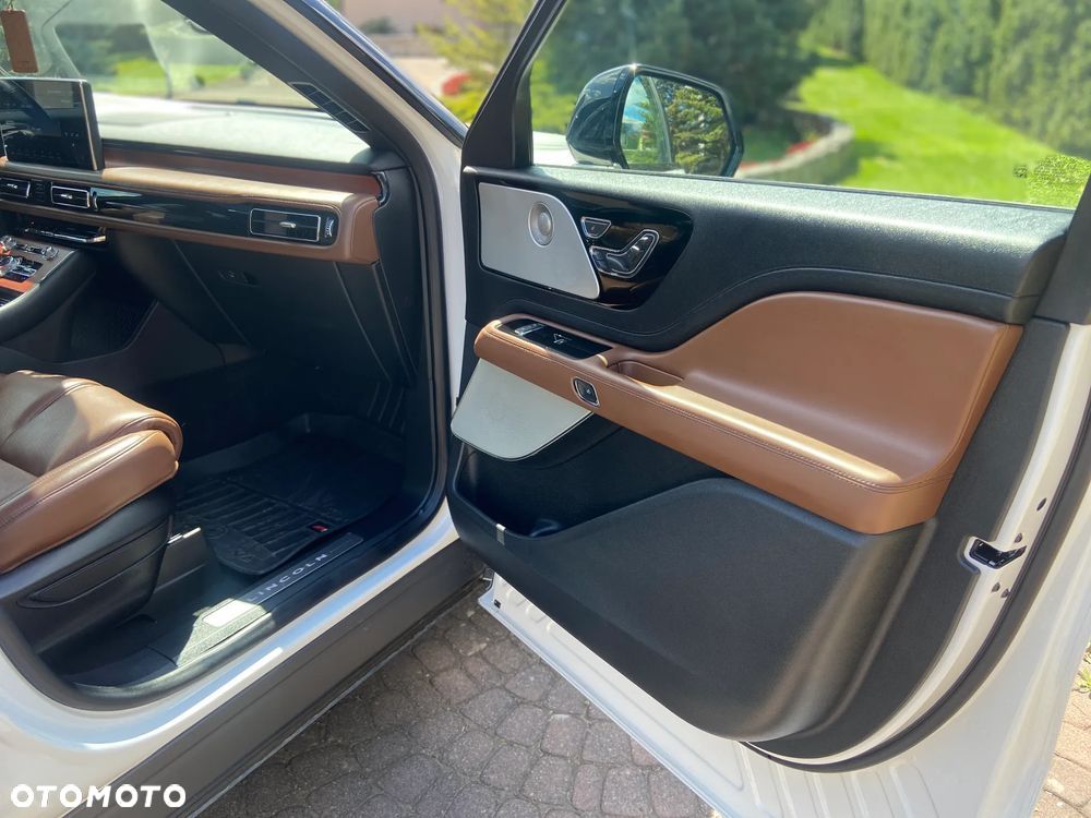 Lincoln Aviator - 33