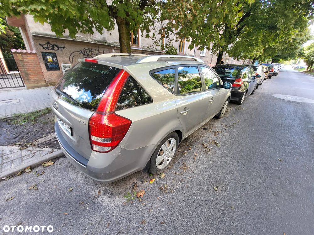 Kia Ceed 1.6 Crdi Comfort + - 5