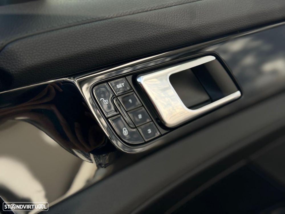 Porsche Panamera 4 E-Hybrid - 47