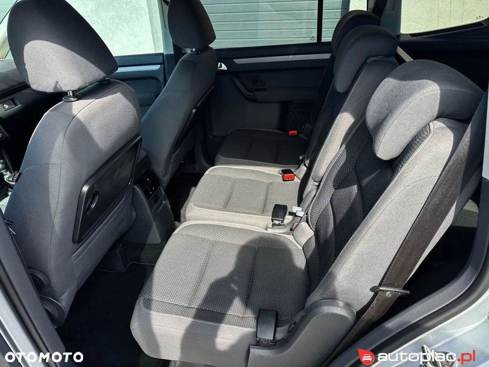 Volkswagen Touran - 23