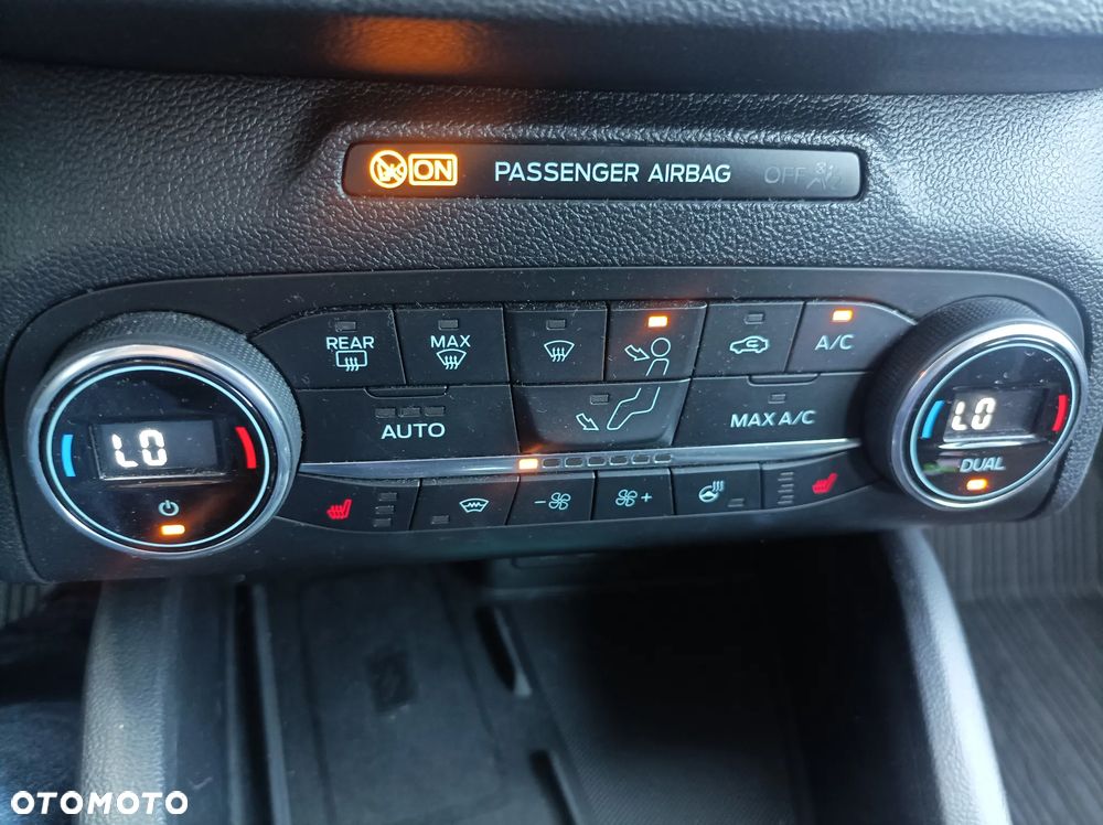 Ford Focus 1.0 EcoBoost mHEV Titanium X - 26