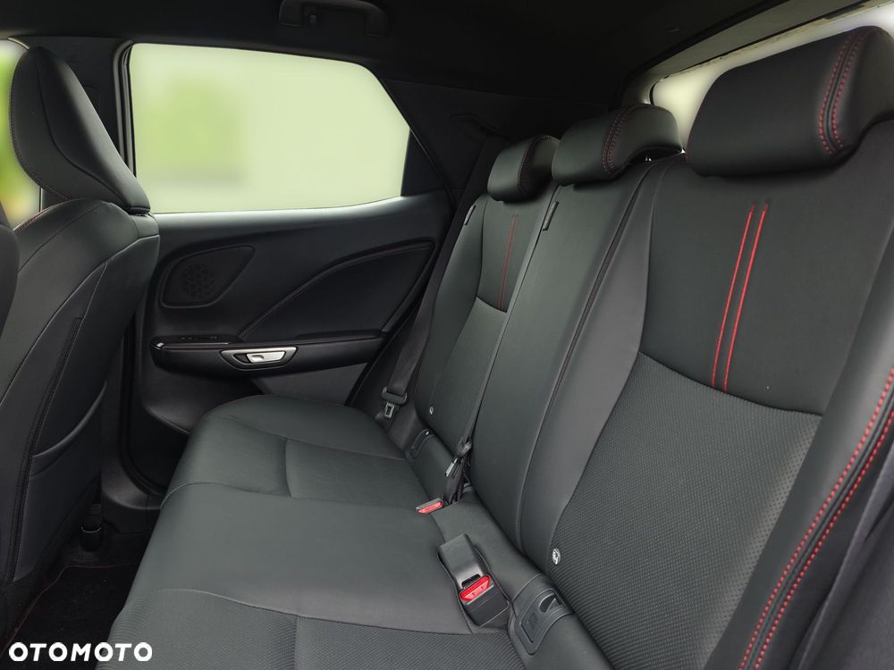 Lexus LBX 1.5 Hybrid Emotion - 23