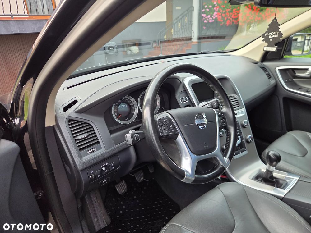 Volvo XC 60 D4 Momentum - 6