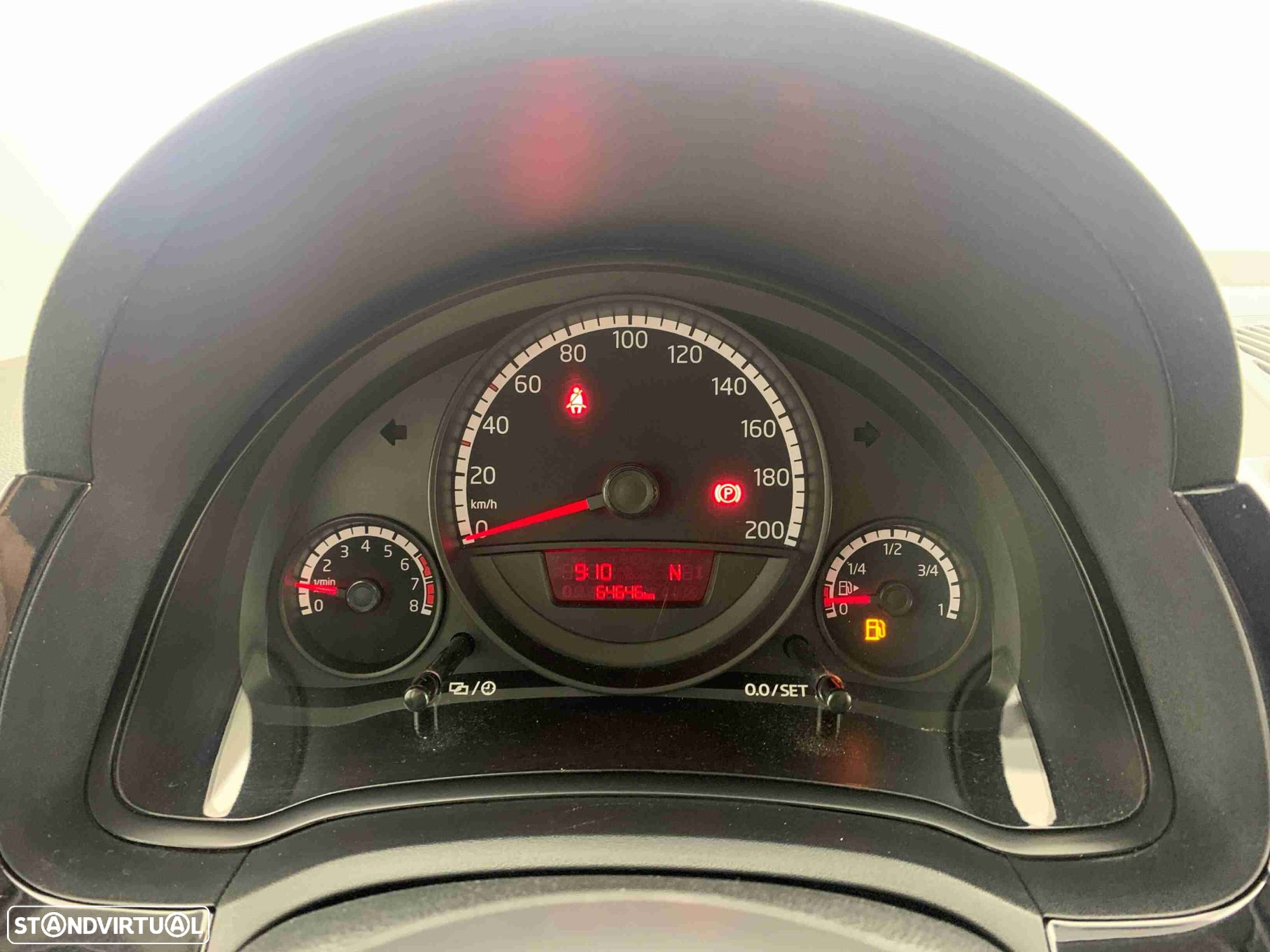 VW Up! - 8