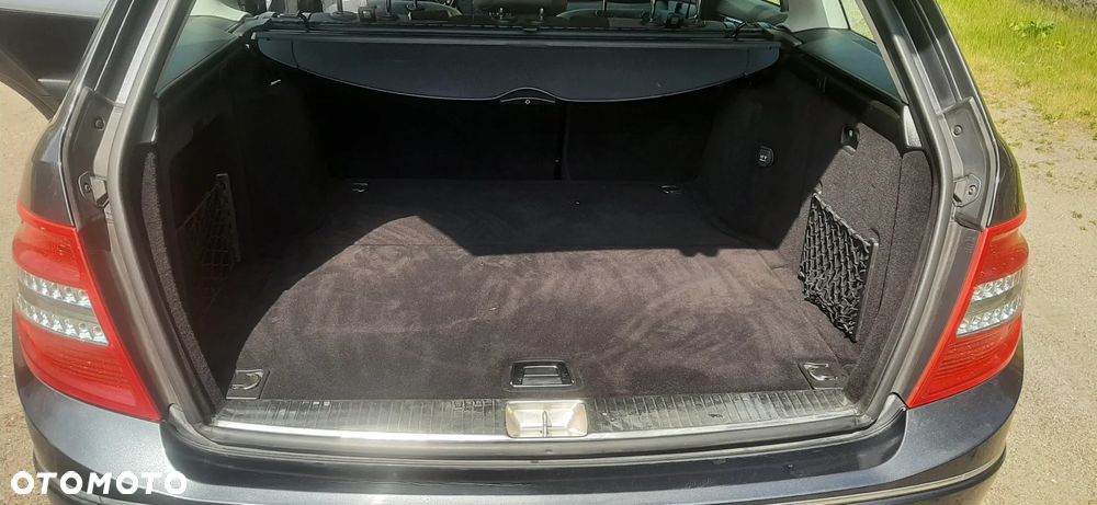 Mercedes-Benz Klasa C 220 CDI DPF Automatik Avantgarde - 21