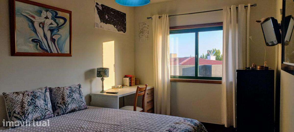 Quarto - localizado em Senhora da Hora Porto - Grande imagem: 2/17