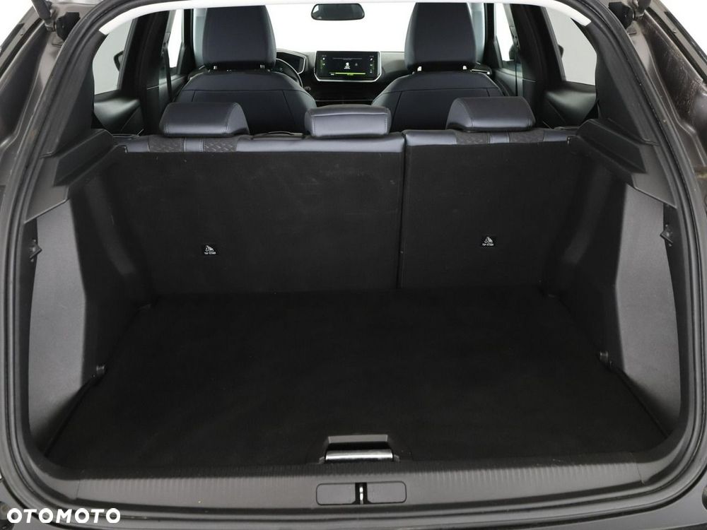 Peugeot 2008 BlueHDi 130 EAT8 Allure - 21