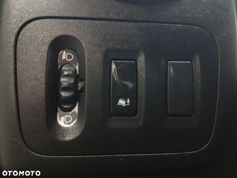 Renault MASTER KONTENER 8EP 4,22x2,23x2,22 KLIMA MANUAL KRAJOWY 6-BIEGÓW - 31