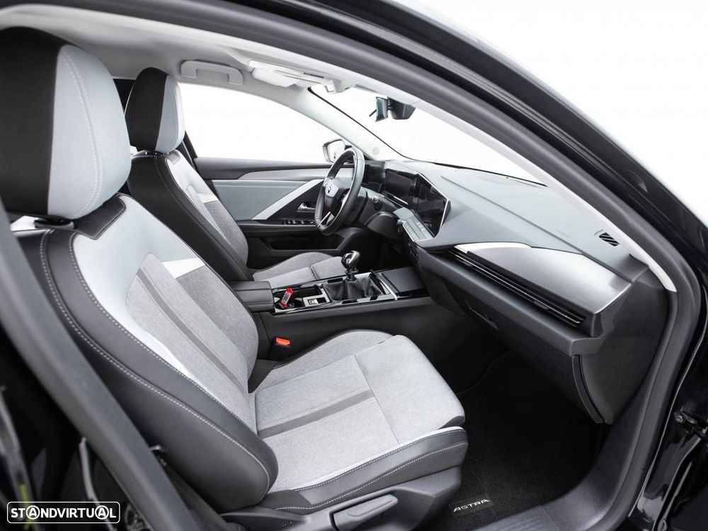 Opel Astra 1.5 D Elegance - 10