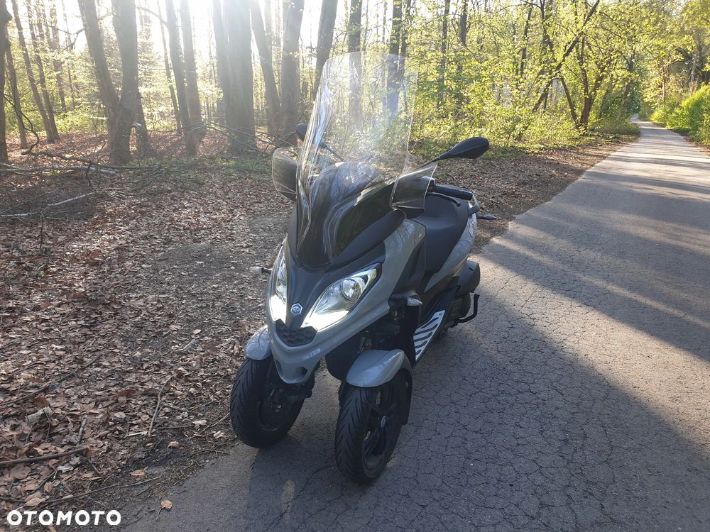 Piaggio MP-3 - 2