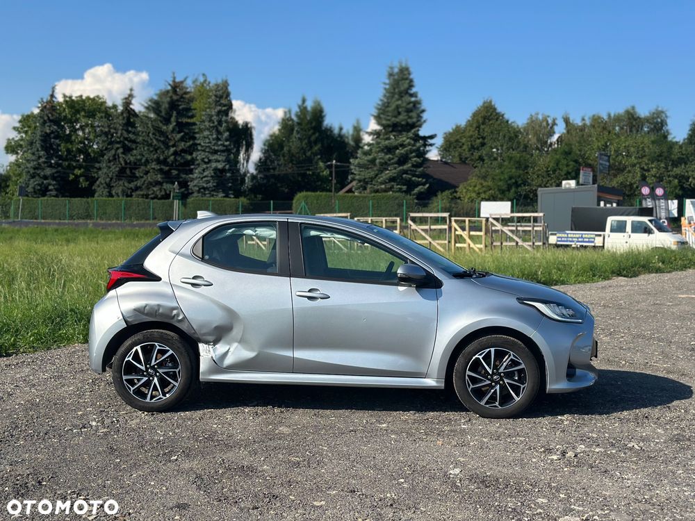 Toyota Yaris - 16