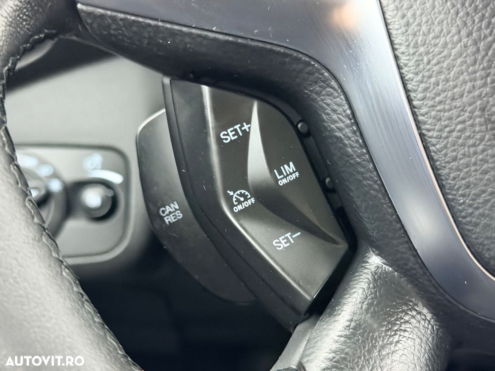 Ford Kuga 1.5 EcoBoost 2WD Trend - 33