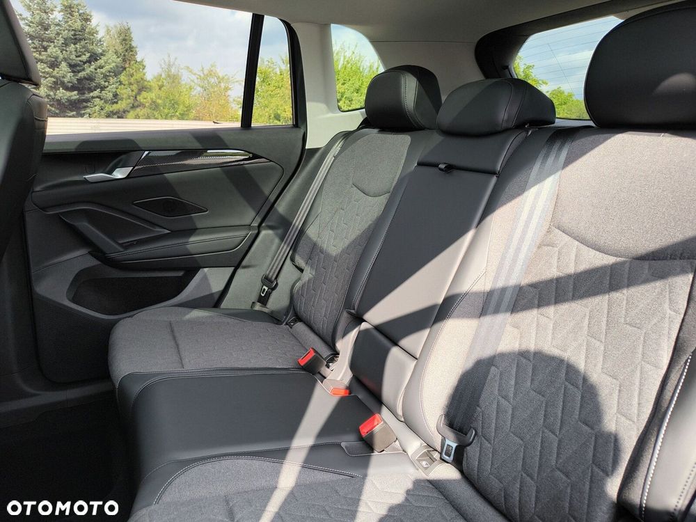 Volkswagen Tiguan - 19