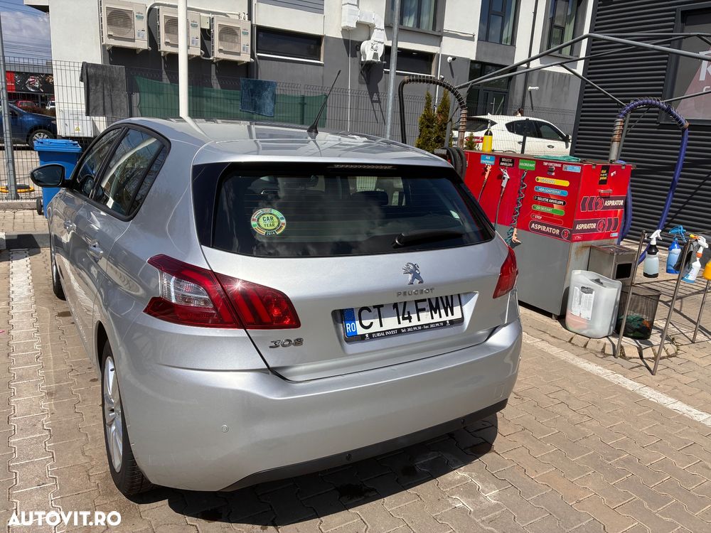 Peugeot 308 1.2 L PureTech Access - 6