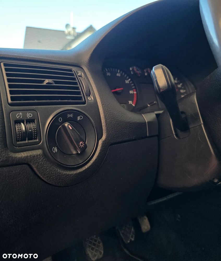 Volkswagen Golf - 12