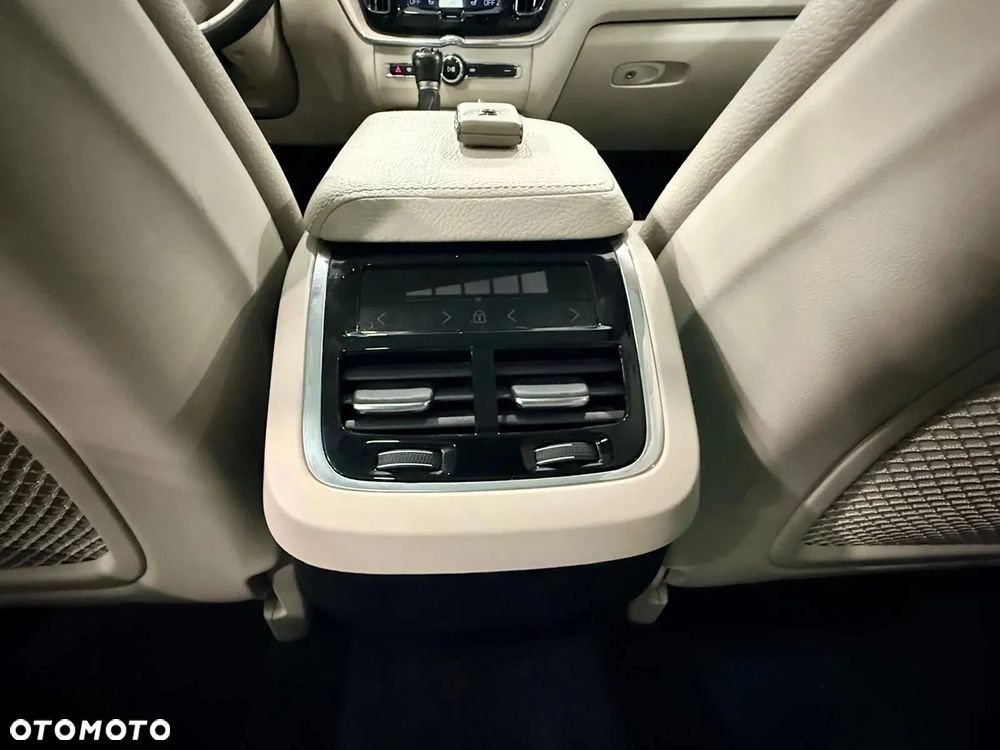 Volvo XC 60 T5 GPF AWD Inscription - 28
