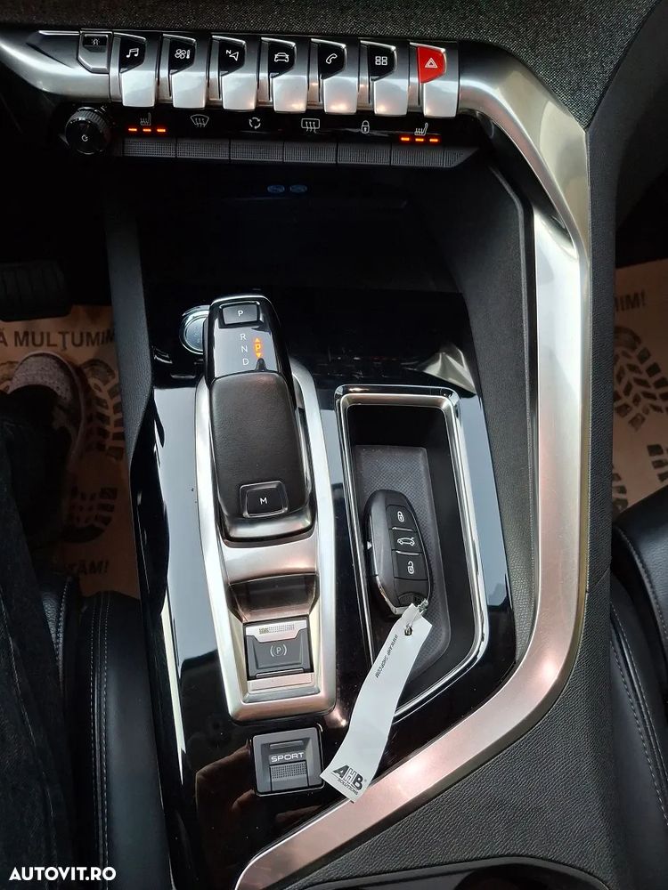 Peugeot 3008 PureTech 130 Stop & Start GPF EAT8 Allure - 26