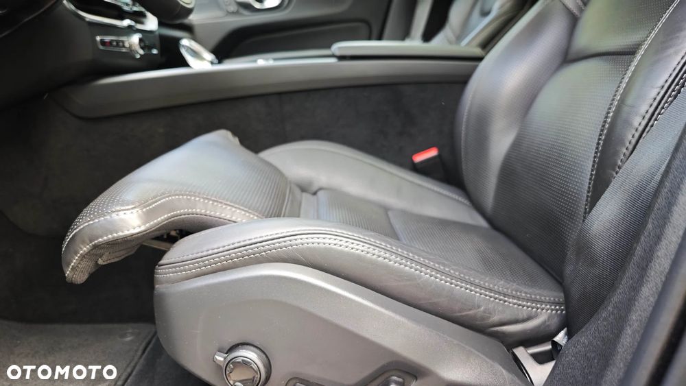 Volvo XC 60 B4 D AWD Inscription - 11