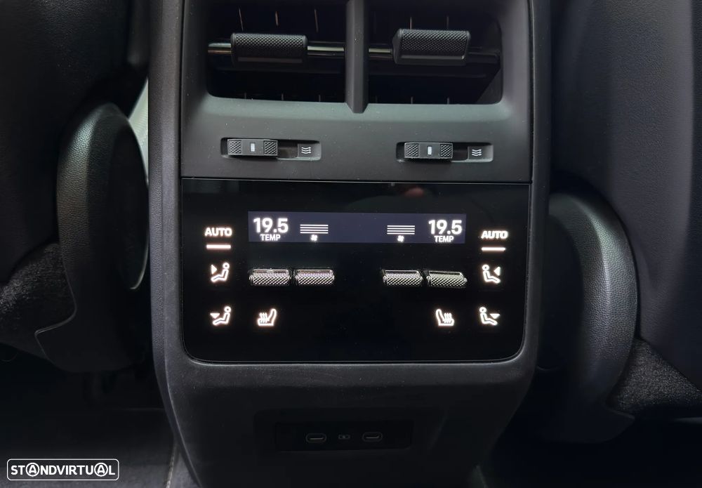Porsche Macan Electric Turbo - 33