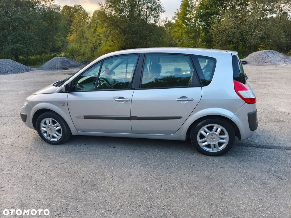 Renault Scenic 1.6 16V Confort Expression - 8