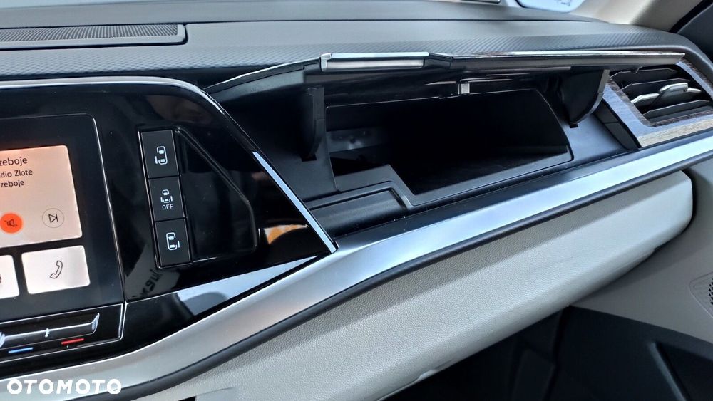 Volkswagen Multivan - 34