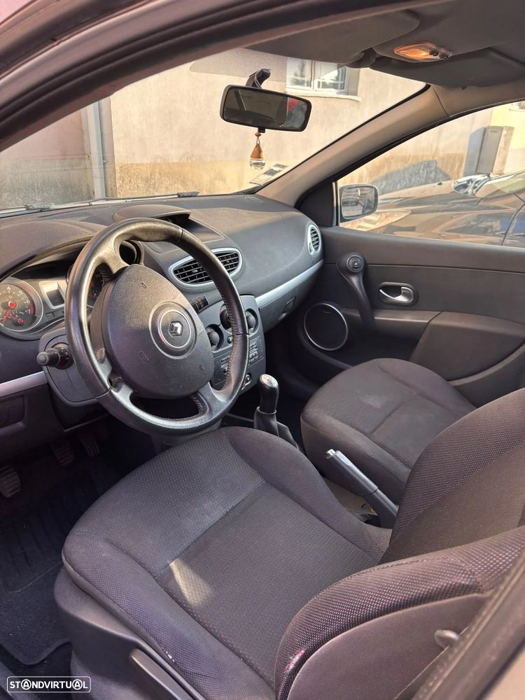 Renault Clio - 2