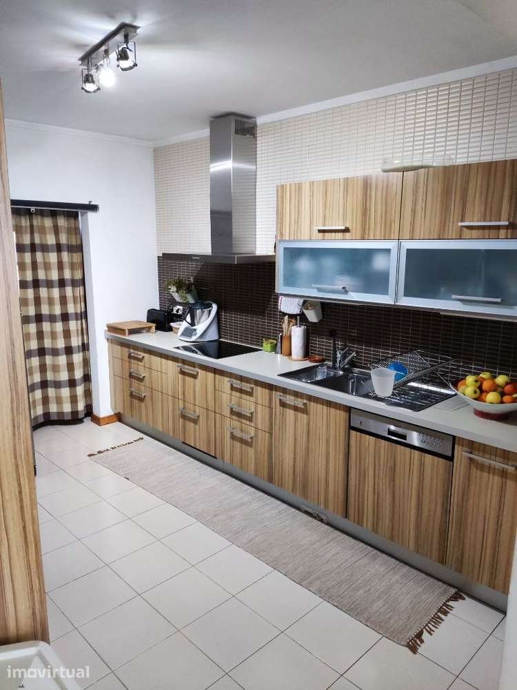 Vende-se moderno Apartamento T3 Duplex com jardim privativo - Grande imagem: 4/21