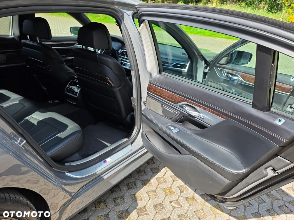 BMW Seria 7 - 10