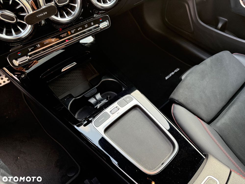 Mercedes-Benz CLA 250 e 8G-DCT AMG Line - 31