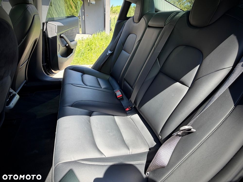 Tesla Model 3 - 6