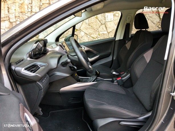 Peugeot 2008 1.6 e-HDi Allure - 14