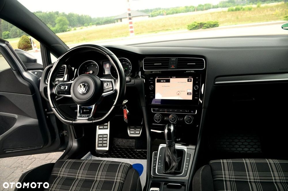Volkswagen Golf - 19