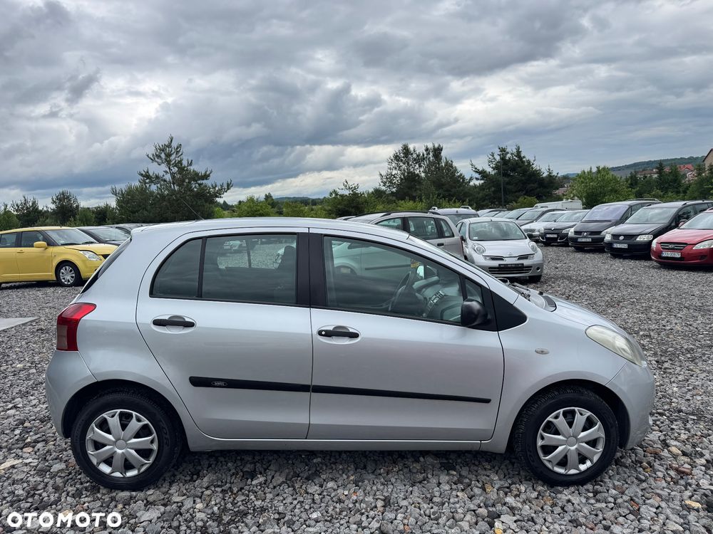 Toyota Yaris 1.0 Luna - 4