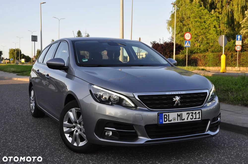 Peugeot 308 PureTech 130 GPF Stop & Start Allure Business-Paket - 19