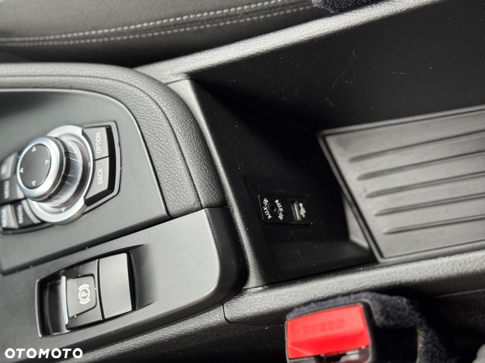 BMW X1 sDrive18d Advantage sport - 27