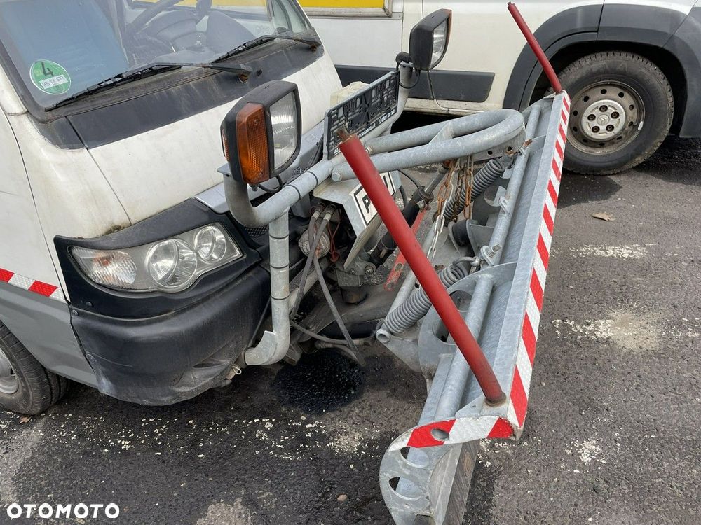 Piaggio Piaggio PFAU Wywrotka 4X4 posypywarka odśnieżarka szczotka pług 2006 - 7